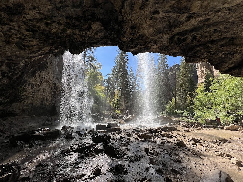 Hiking Jewel: Hanging Lake Trailhead outdoor detail