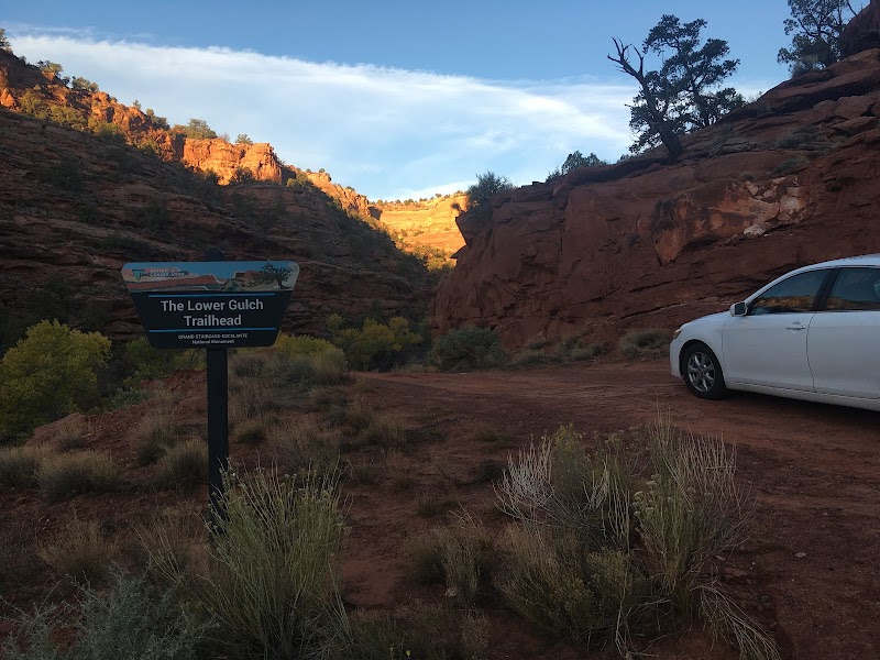 Hiking Through The Colors: The Lower Gulch Trailhead outdoor detail