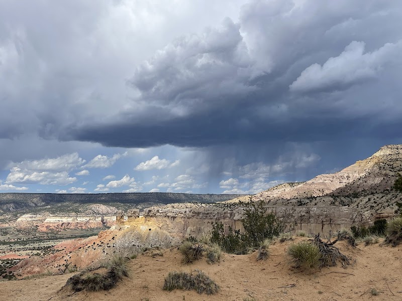 Discover Chimney Rock Trailhead in Abiquiu, New Mexico surrounding landscape