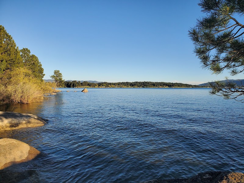Idyllic Lakeside Getaway: Crown Point Trailhead, Cascade, Idaho surrounding landscape
