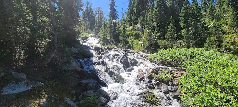 Discover the Wilderness: Two Pan Trail Head outdoor detail