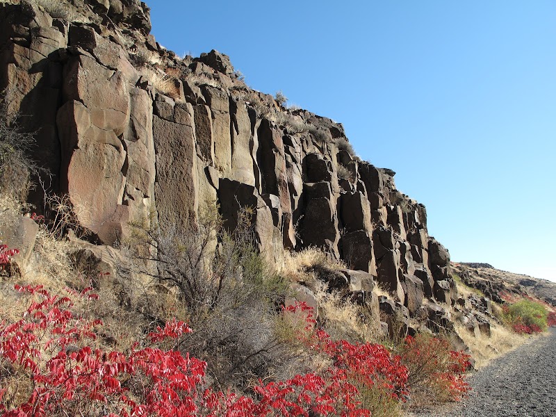Hiking the Scenic Cowiche Canyon Uplands - Cowiche Canyon Uplands - Summitview Trailhead