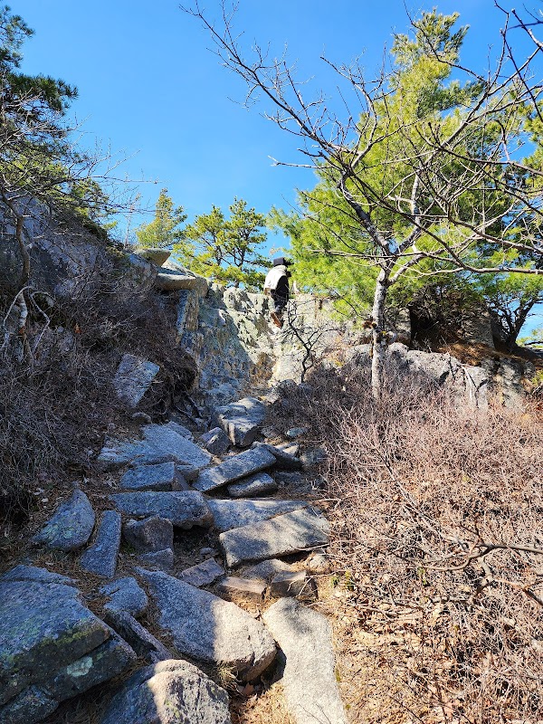 Hiking at Acadia Mountain Trailhead surrounding landscape