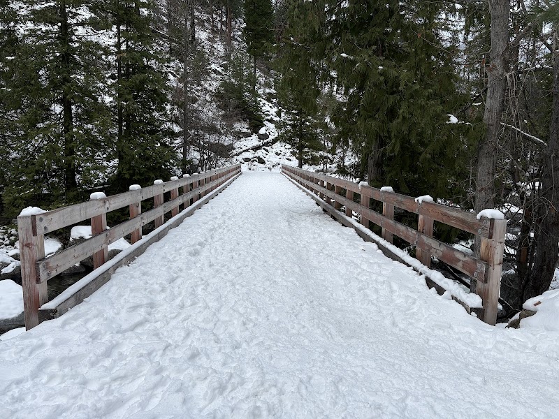 Serenity at Snow Lakes: Leavenworth's Scenic Gem outdoor detail