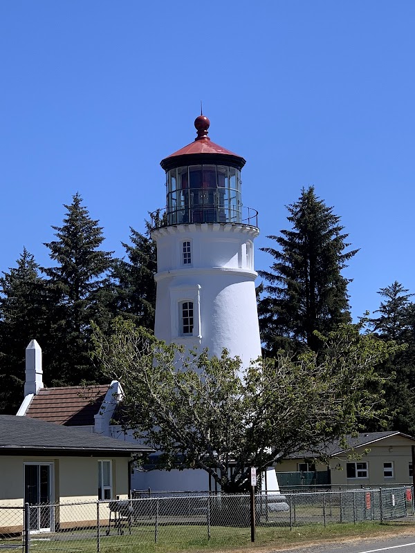A Scenic Escape: Umpqua Lighthouse Viewpoint - Umpqua Lighthouse Viewpoint