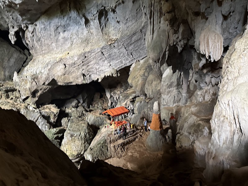 Majestic Caves of Vang Vieng: Tham Poukham Cave - Tham Poukham Cave
