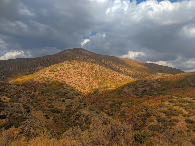 Hiking on Storm King Mountain: Colorado's Dramatic Cliffs surrounding landscape