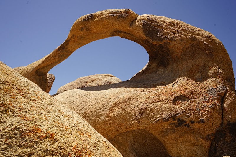 The Enchanting Eye of Alabama Hills Arch surrounding landscape