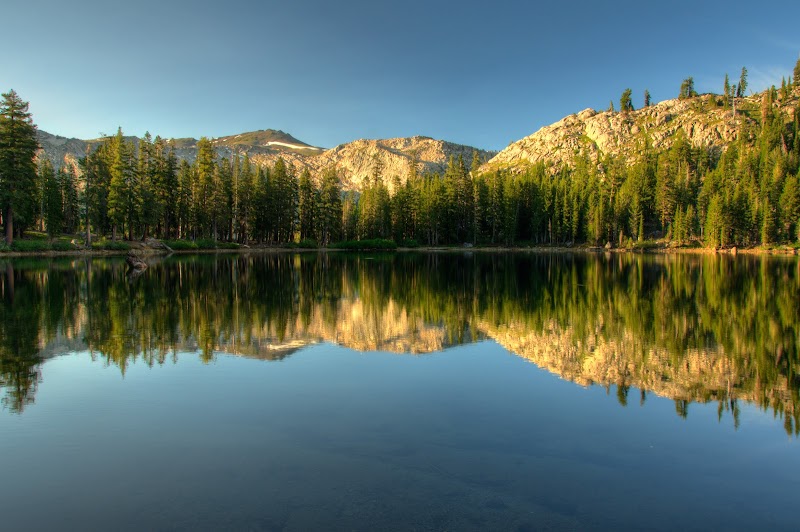 Fourth of July Lake: A Reflective Retreat - Fourth of July Lake