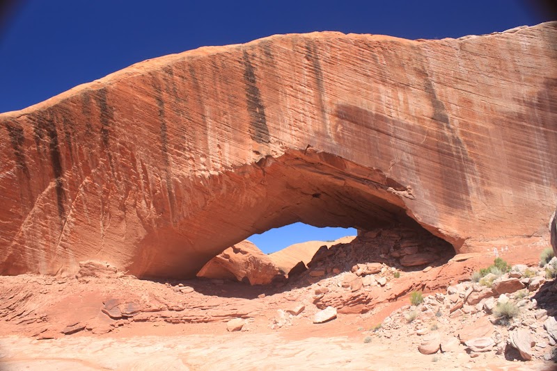 Discover the Majestic Phipps Arch in Escalante - Phipps Arch