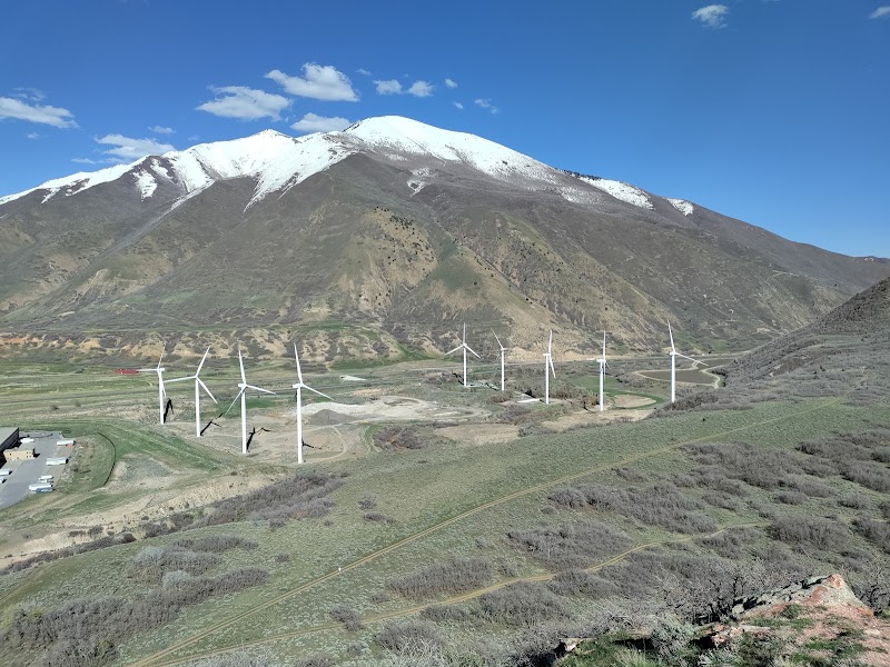 The Escalante Cross at Spanish Fork: A Historical Haven surrounding landscape