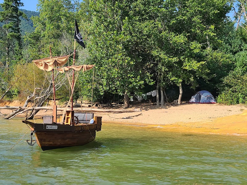 Serene Escapes at Clifford Island - Clifford Island