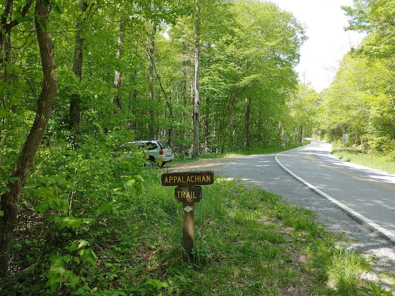 Trail Wonderland: Appalachian Trail, Feathercamp surrounding landscape
