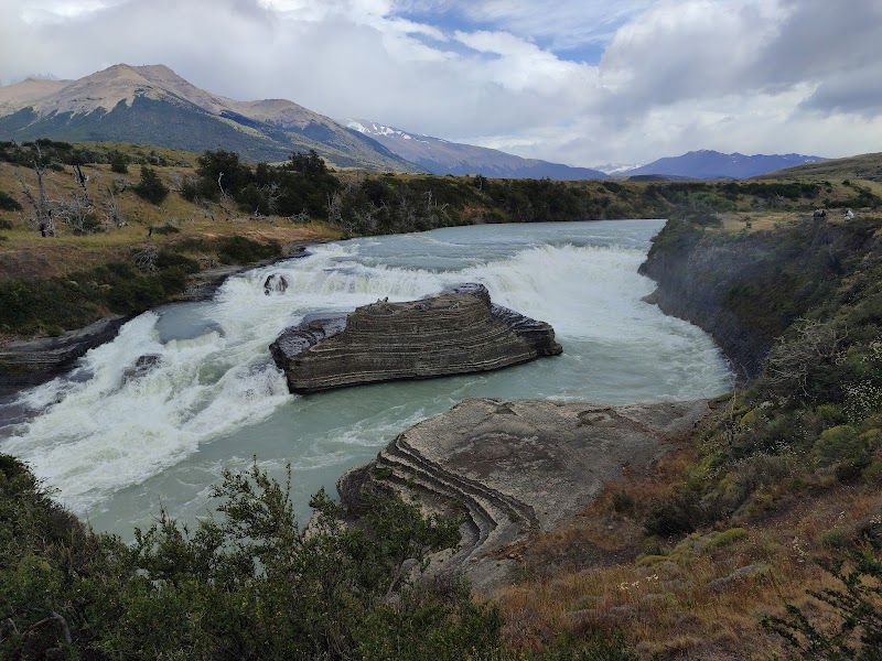 Cascada Rio Paine: Waterfall Wonders in Patagonia - Cascada Rio Paine