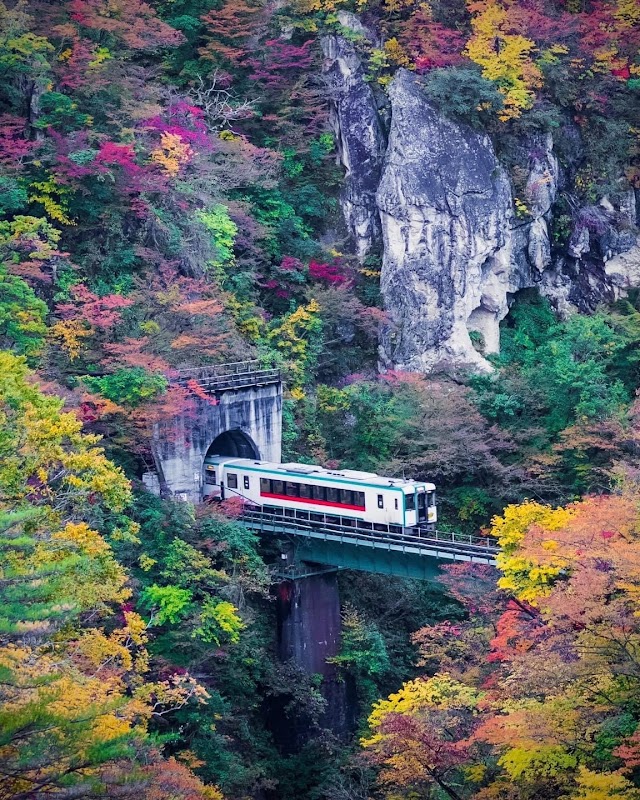 Autumn Splendor: Naruko Gorge - Naruko