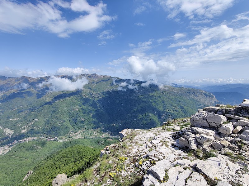 Monte Armetta: A Majestic Alpine Escape - Monte Armetta
