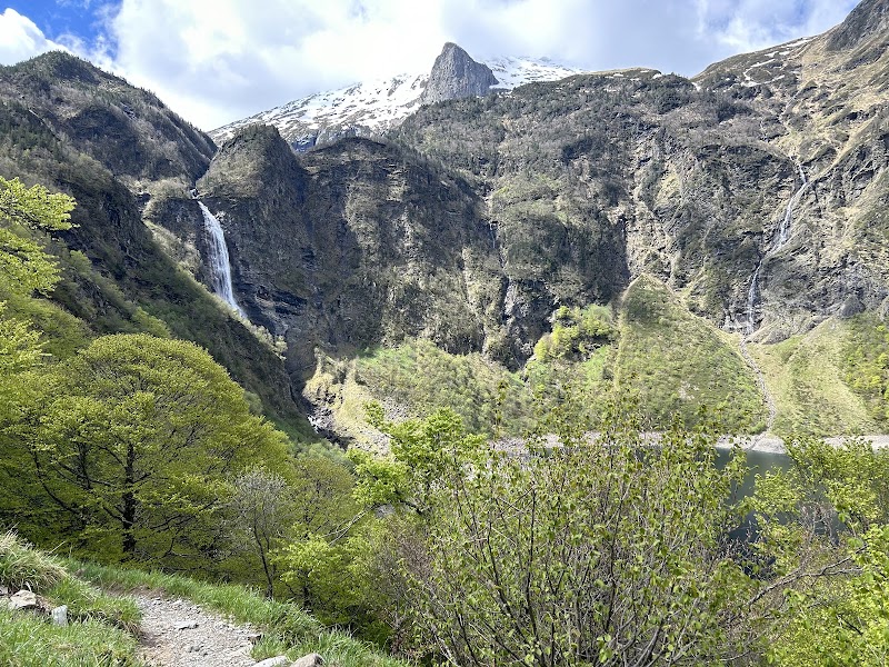 Lac d'Oô: The Jewel of the Pyrenees - Lac d'Oô