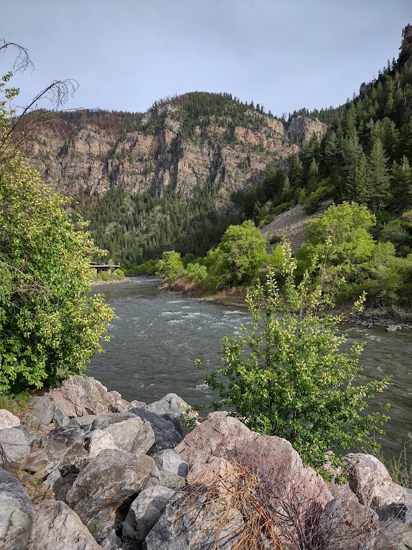 Serenity by the Stream: Grizzly Creek Trailhead - Grizzly Creek Trailhead