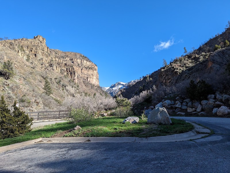 Serenity by the Stream: Grizzly Creek Trailhead - Grizzly Creek Trailhead