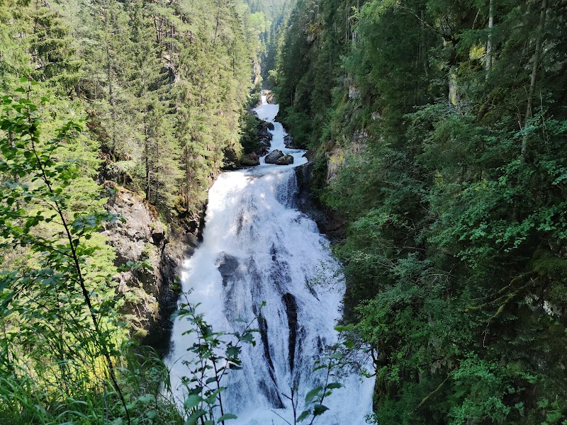 Majestic Cascate di Riva Falls - Cascate di Riva