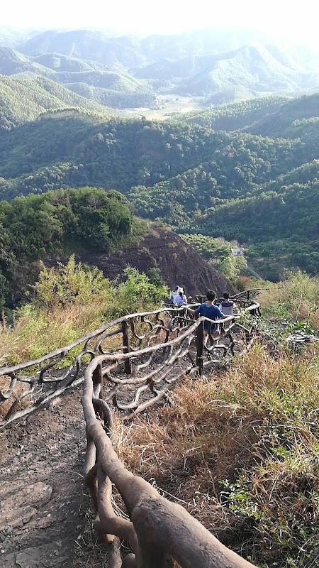 Majestic Peaks of Yuewangshan Scenic Area - Yuewangshan Scenic Area Zixia Mountain Villa