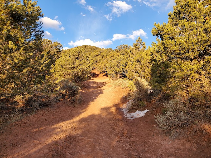 Red Rock Wonders of Arbaney Kittle Trailhead - Arbaney Kittle Trailhead