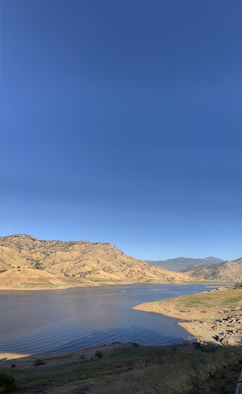 Serene Waters of Lake Kaweah surrounding landscape