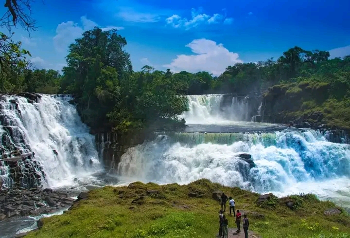 Waterfall Wonder: Kabwelume Falls - Kabwelume Falls