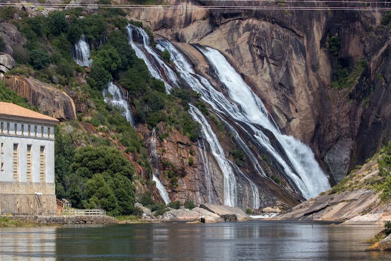 Ézaro Waterfall: Nature's Spectacle in Galicia - Ézaro waterfall