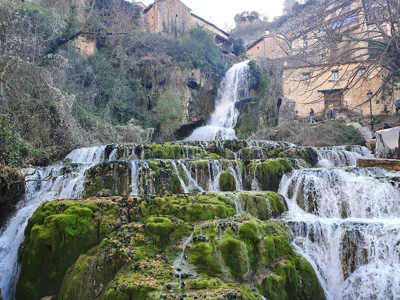 Waterfalls of Wonder: Cascada de Orbaneja del Castillo - Cascada de Orbaneja del Castillo
