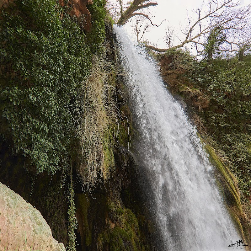 Waterfall Wonders: Horse Tail Falls in Zaragoza - Horse tail waterfall