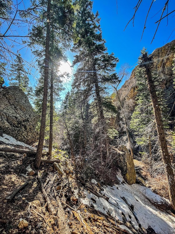 El Salto del Agua: A Hidden Gem in Arroyo Seco surrounding landscape