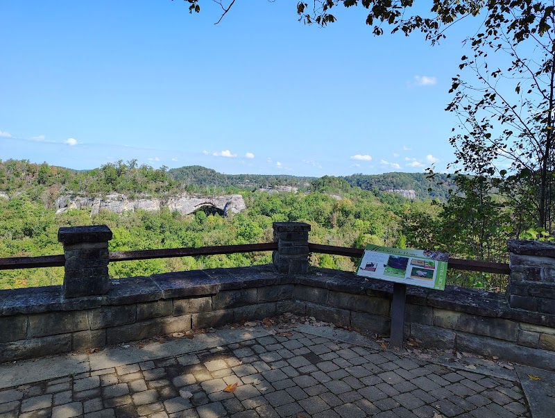 Natural Arch Wonders: Parkers Lake - Natural Arch