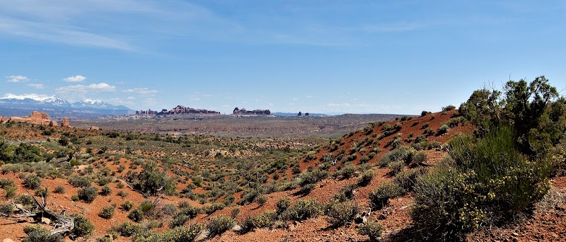 Rock Arches in Moab: Pothole Arch - Pothole Arch