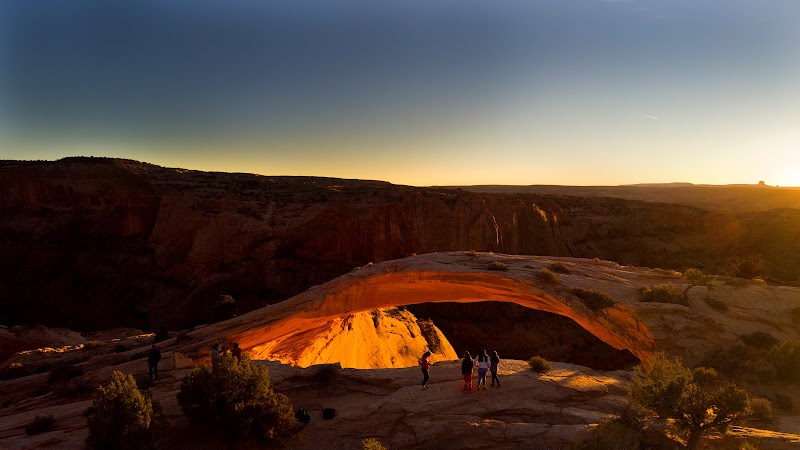 Captivating Natural Beauty: Eggshell Arch in Tonalea - Eggshell Arch