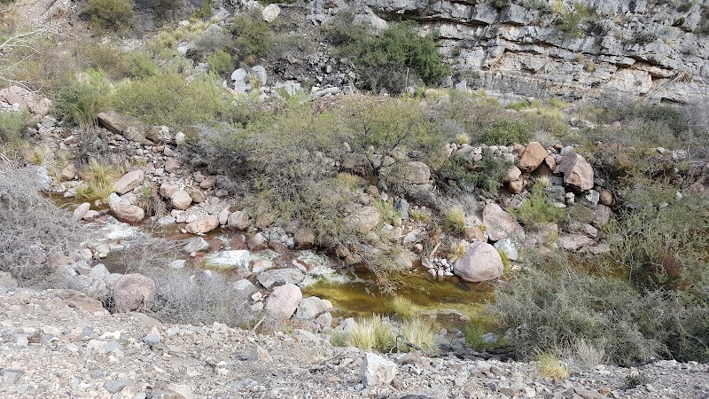 Discovering the Queen Creek Arch Bridge outdoor detail