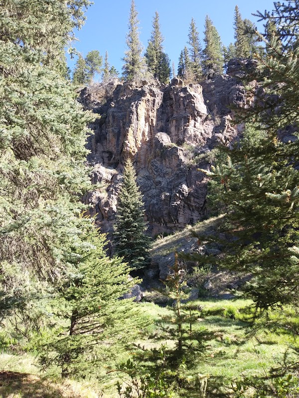 Rock Formations in Jemez Springs: Easy Bake Alcove outdoor detail