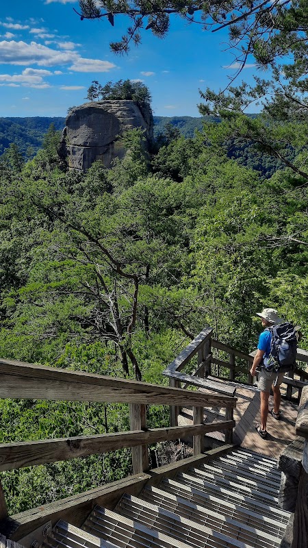 Courthouse Rock: Adventure in the Heart of Kentucky surrounding landscape