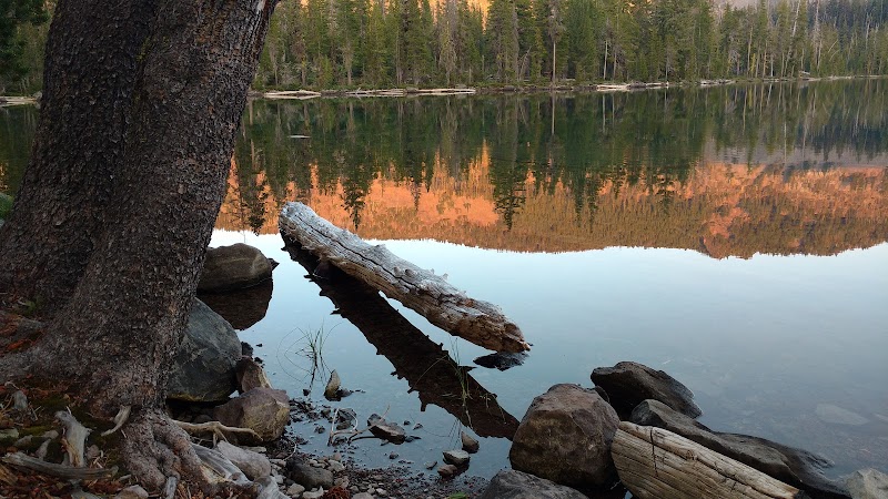 Wilderness Wonderland: Mountain Lakes outdoor detail