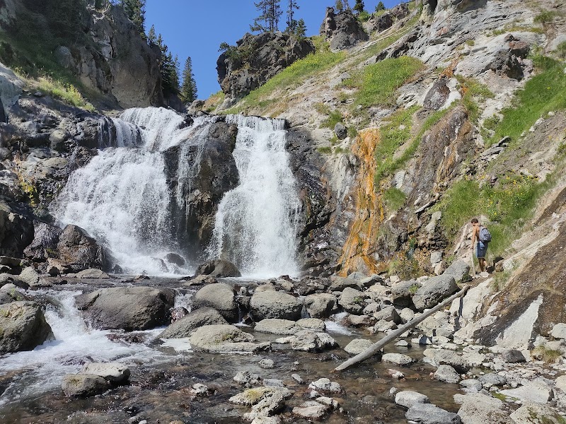 Mystic Falls: Nature's Water Symphony - Mystic Falls