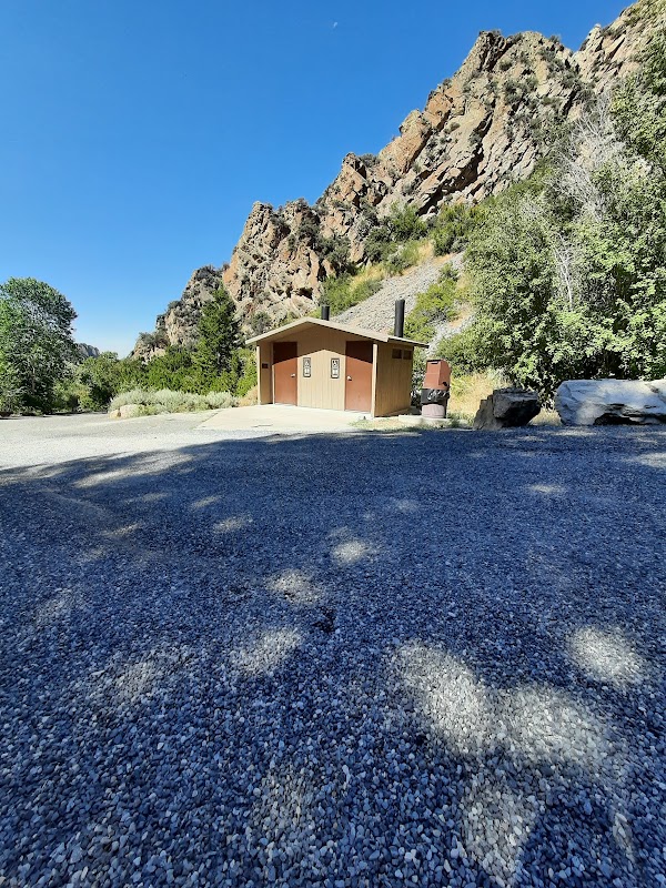 Five Springs Falls Campground: Nature's Retreat in Wyoming - Five Springs Falls Campground