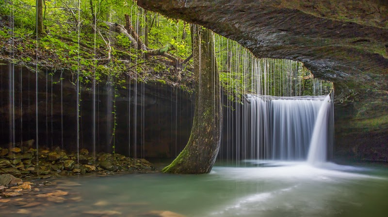 Waterfall Wonder: Short Grotto Falls, Arkansas - Short Grotto Falls