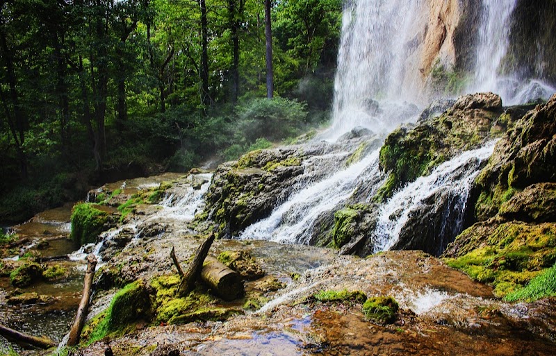 Chasing Waterfalls: Falling Spring Falls - Falling Spring Falls