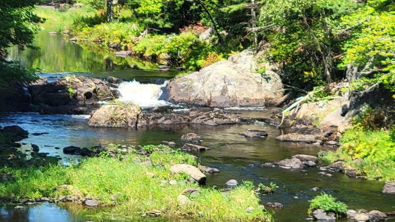 Discover the Beauty of Monroe Falls outdoor detail