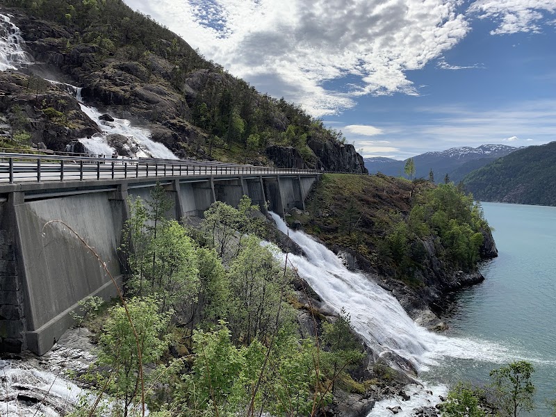 Cascading Beauty: Langfossen Waterfalls - Langfossen