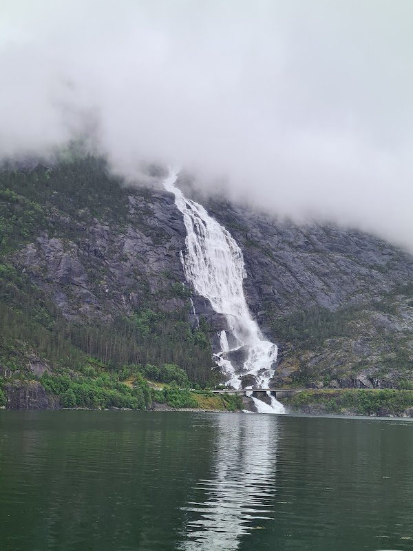 Cascading Beauty: Langfossen Waterfalls - Langfossen