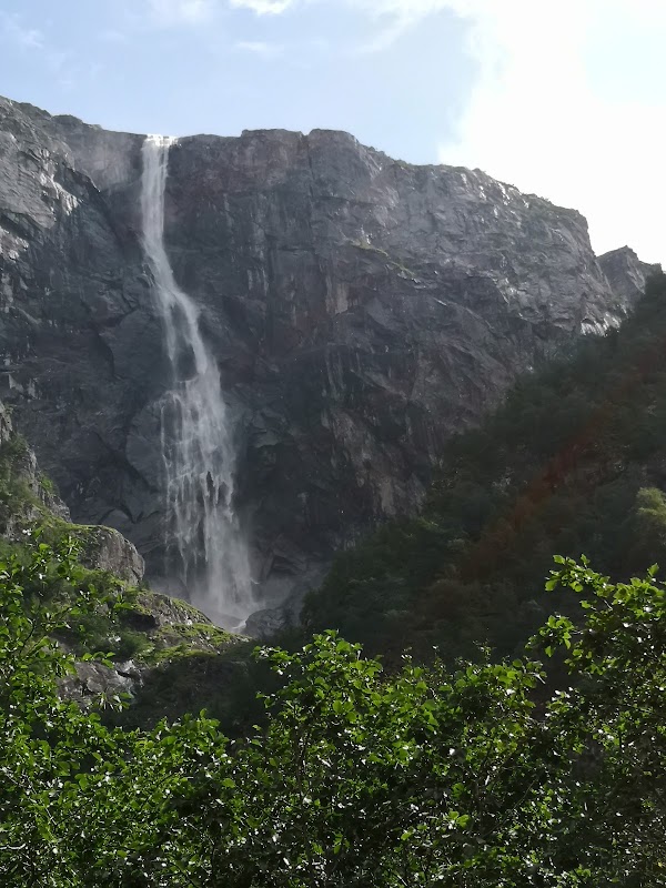 Majestic Falls of Skytjefossen - Skytjefossen