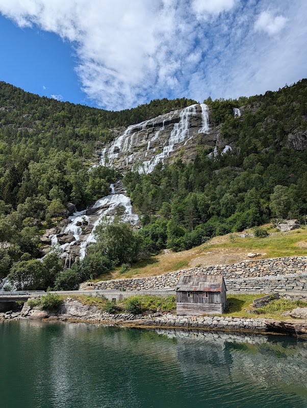 Waterfalls of Norway: Ædnafossen in Ullensvang - Ædnafossen