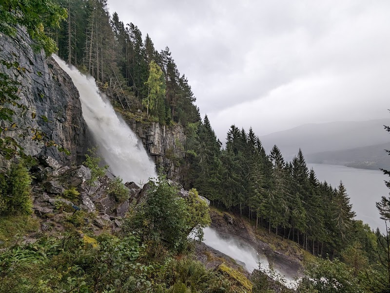 Tvinnefossen: Norway's Cascading Wonder - Tvinnefossen