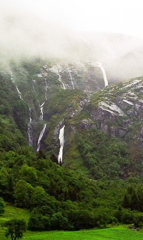 Strupenfossen: Norway's Cascading Wonder - Strupenfossen